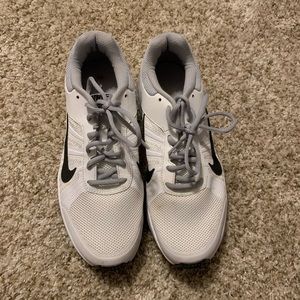 Women’s Nike Sneakers Size 10
